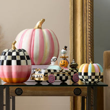 Load image into Gallery viewer, Trick or Treat Boo Family Car